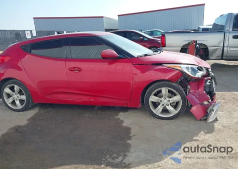 2014 Hyundai Veloster Base W/Black z USA, uszkodzony, nr VIN KMHTC6AD3EU199372